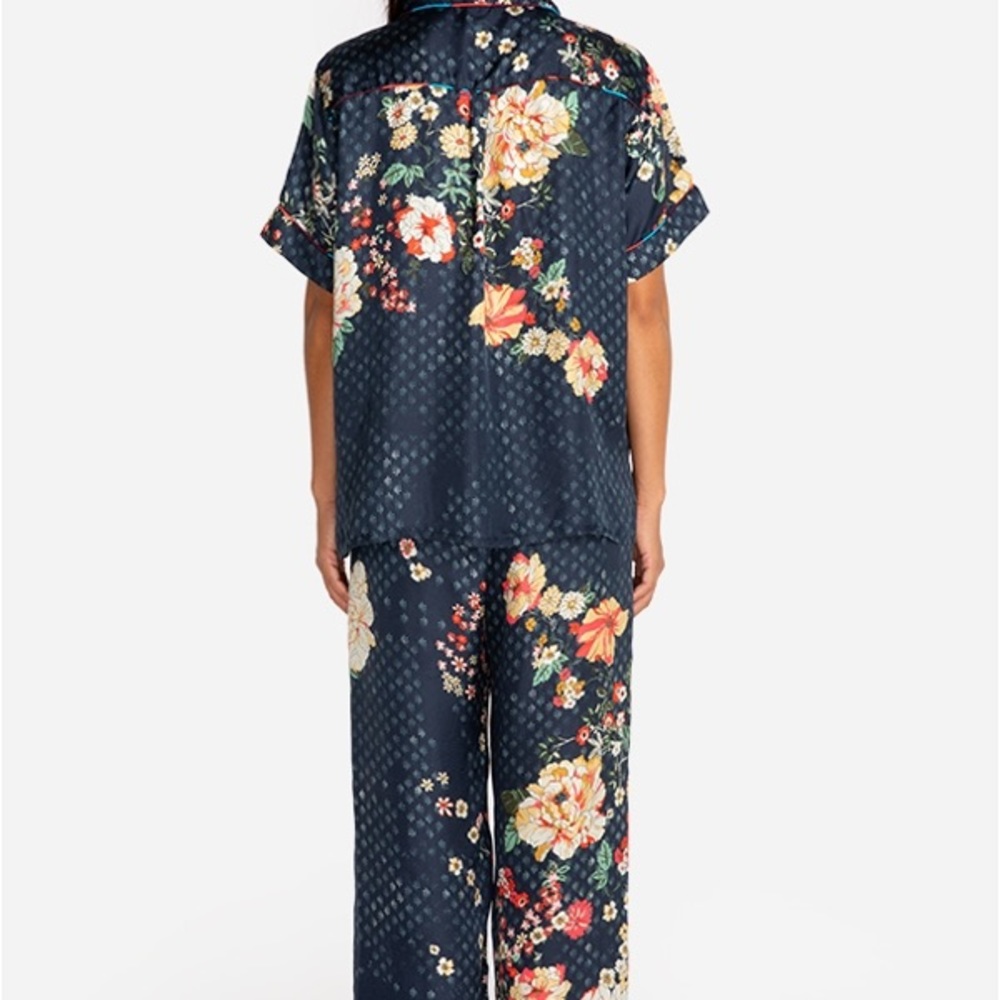 Johnny Was Ludios Silk PJ Set New With Tags, Size M. Retails for $288 - Picture 8 of 16